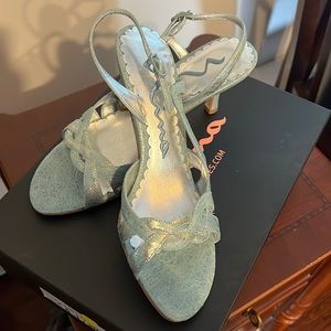 NEW Nina Heels - Size 7